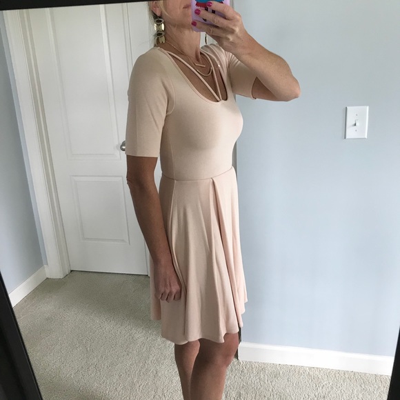 ❤️1 MED, 1 LG❤️HOST PICK Blush Skater Dress - Picture 2 of 8